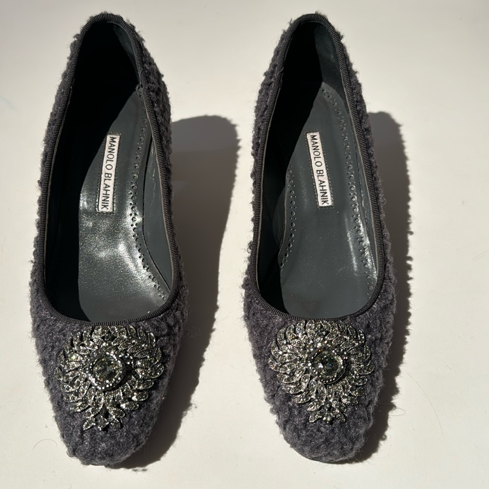 MANOLO BLAHNIK GREY EMBELLISHED SHOES LIKE NEW SIZE 37